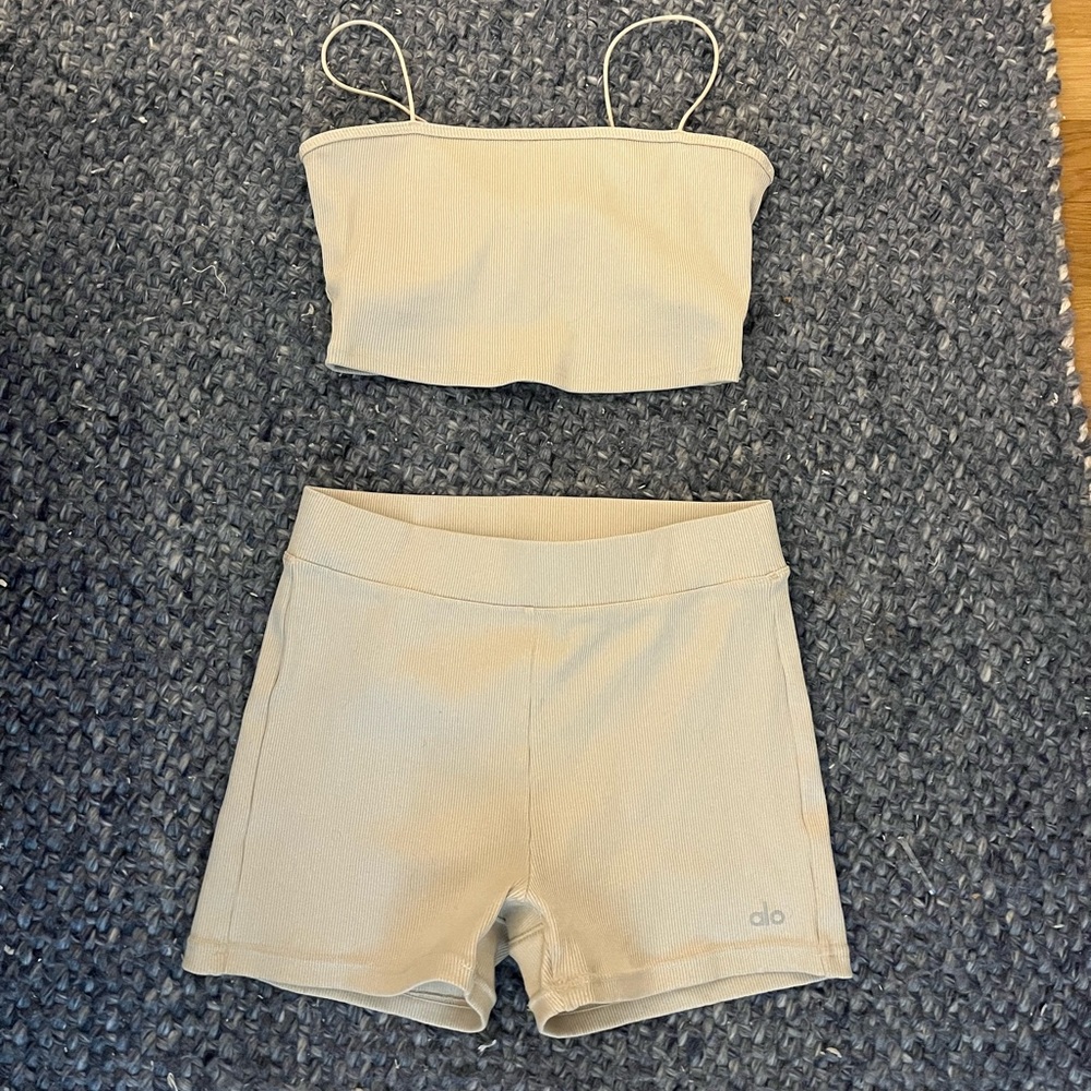 ALO yoga matching set